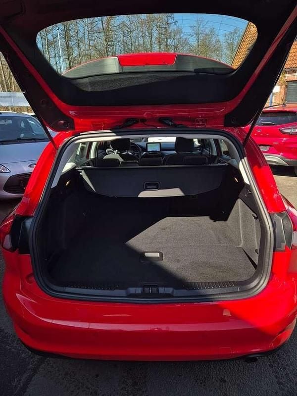 Używany Ford Focus 120 KM (88 kW) 2020 Czerwony Kombi