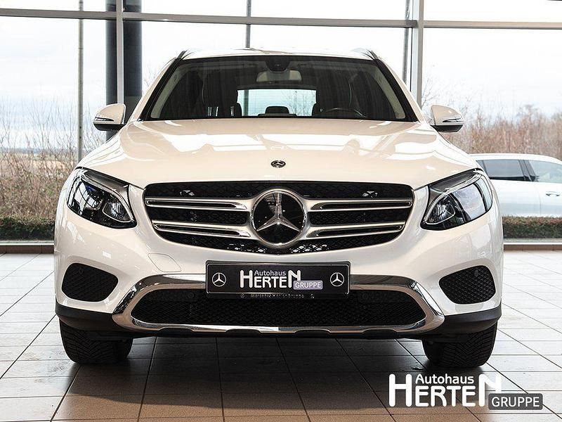 Gebraucht Mercedes GLC300 Exclusive 245 PS (180 kW) 2018 Weiß SUV