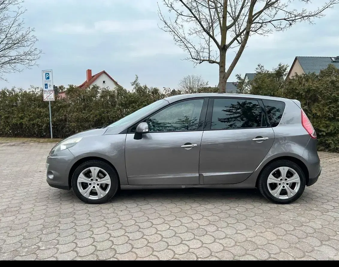 Gebraucht Renault Scenic E-Tech 140 PS (102 kW) 2009 Grau Kombi