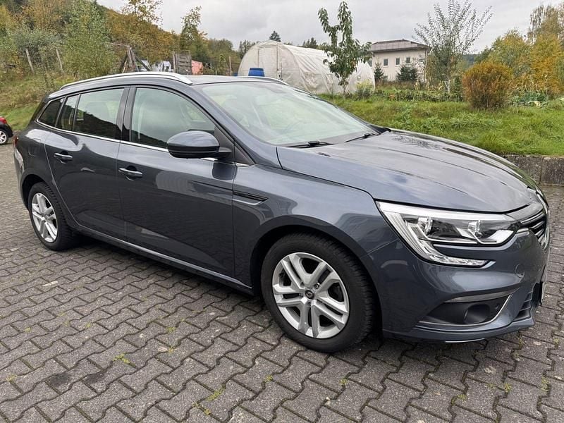 Gebraucht Renault Mégane GrandTour Business 116 PS (85 kW) 2020 Grau Kombi