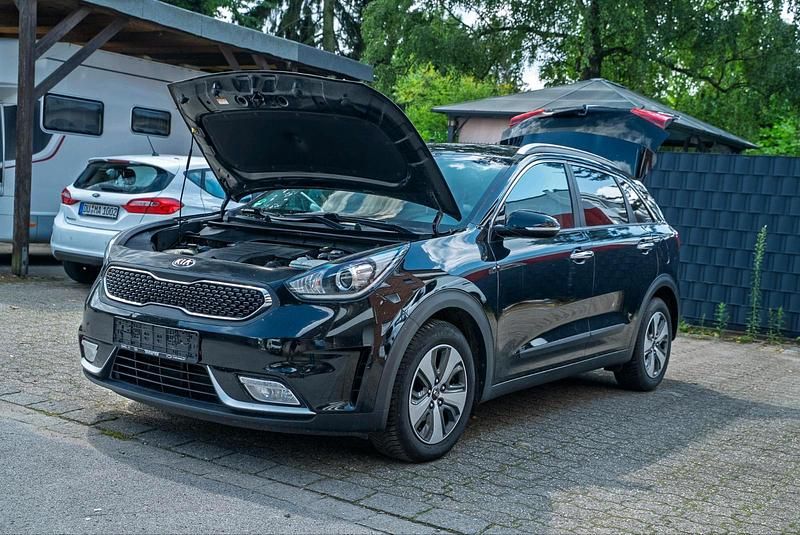Schwarz Gebraucht 2017 Kia Niro SUV | 12.200 € (Fairer Preis) - Bild 1/4