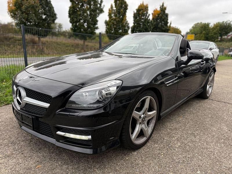 Obsidianschwarz metalliclack Gebraucht 2012 Mercedes SLK250 AMG Cabrio | 20.790 € (Superpreis) - Bild 1/4