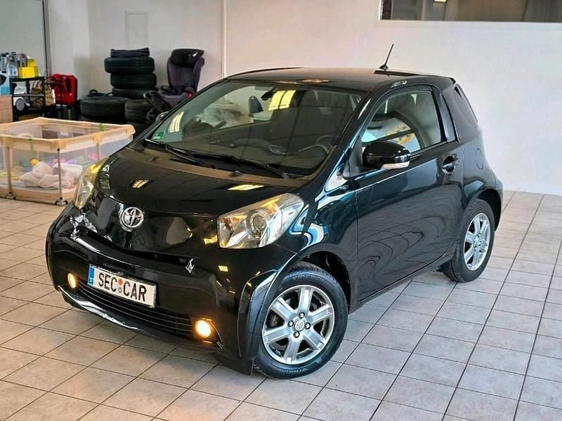 Gebraucht Toyota iQ 68 PS (50 kW) 2009 Schwarz Kleinwagen