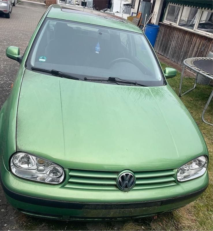 Grün Gebraucht 1998 VW Golf IV Kleinwagen | 700 € (Superpreis) - Bild 1/4