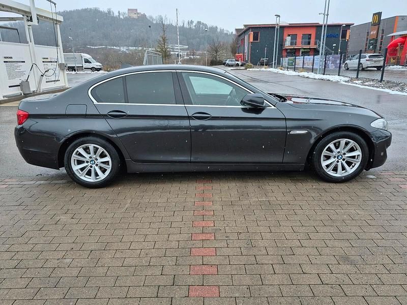 Gebraucht BMW 520 184 PS (135 kW) 2011 Schwarz Limousine