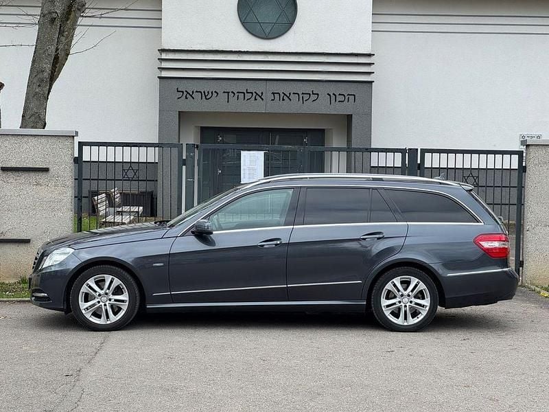Gebraucht Mercedes E250 204 PS (150 kW) 2010 Grau Kombi