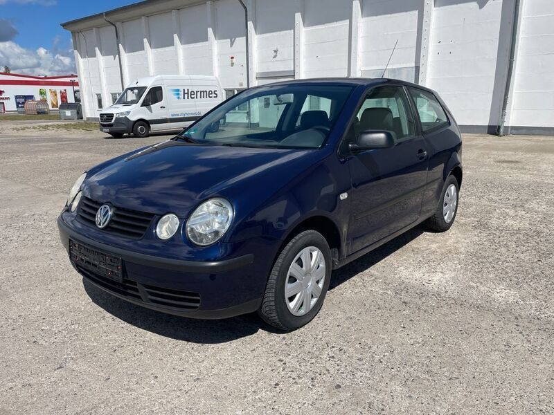 Blau Gebraucht 2003 VW Polo Limousine | 1.499 € (Guter Preis) - Bild 1/4