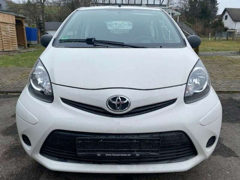 Weiß Gebraucht 2012 Toyota Aygo Kleinwagen | 2.250 € (Superpreis) - Bild 1/4