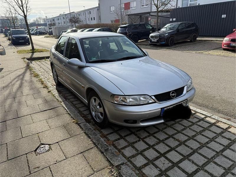 Gebraucht Opel Vectra 101 PS (74 kW) 2001 Silber Limousine