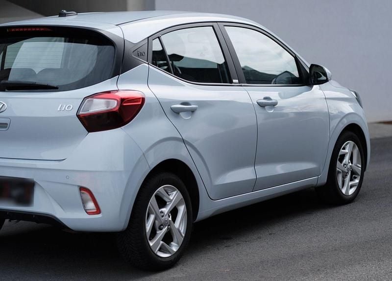 Gebraucht Hyundai i10 Trend 84 PS (61 kW) 2020 Weiß Kleinwagen