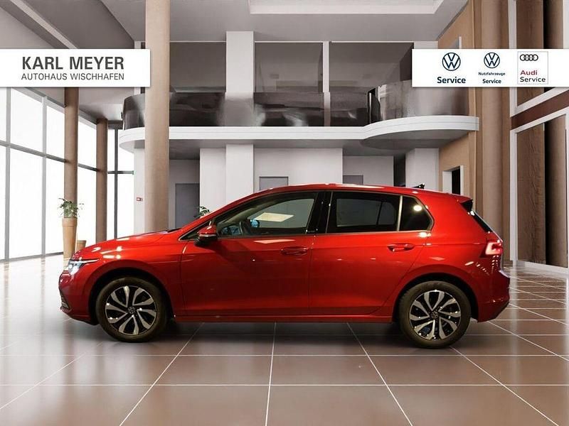 Gebraucht VW Golf VII Active 150 PS (110 kW) 2021 Rot Kleinwagen