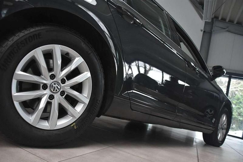 Gebraucht VW Passat 150 PS (110 kW) 2020 Grau Kombi