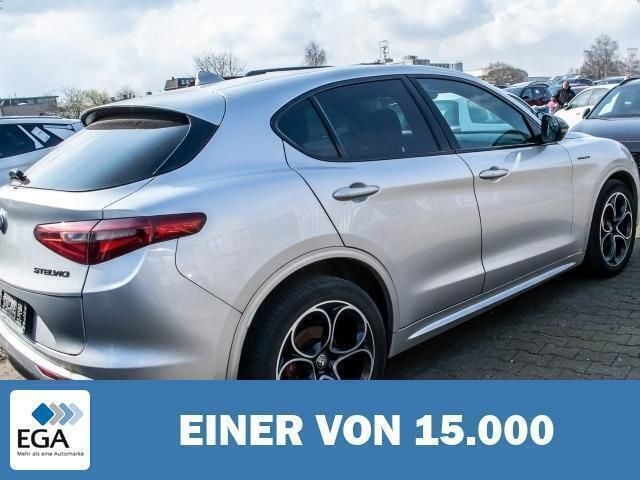 Gebraucht Alfa Romeo Stelvio Veloce 209 PS (153 kW) 2022 Silber SUV