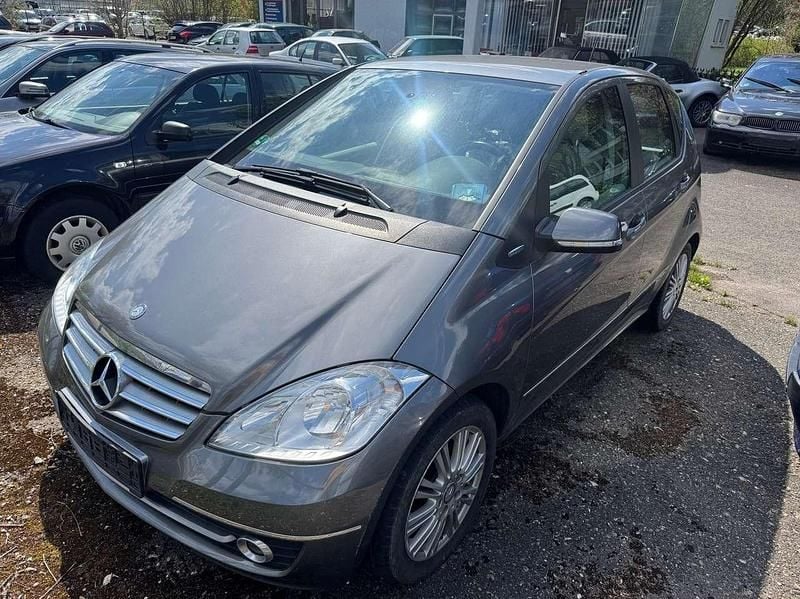 Gebraucht Mercedes A160 95 PS (69 kW) 2011 Mountaingrau  met. Limousine