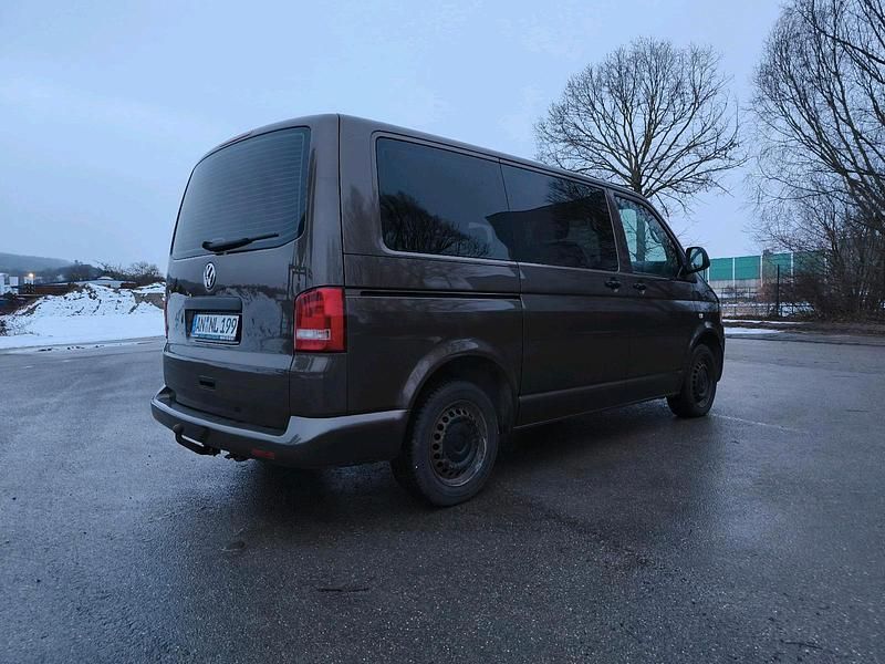 Braun Gebraucht 2010 VW Multivan Van | 15.500 € - Bild 1/4