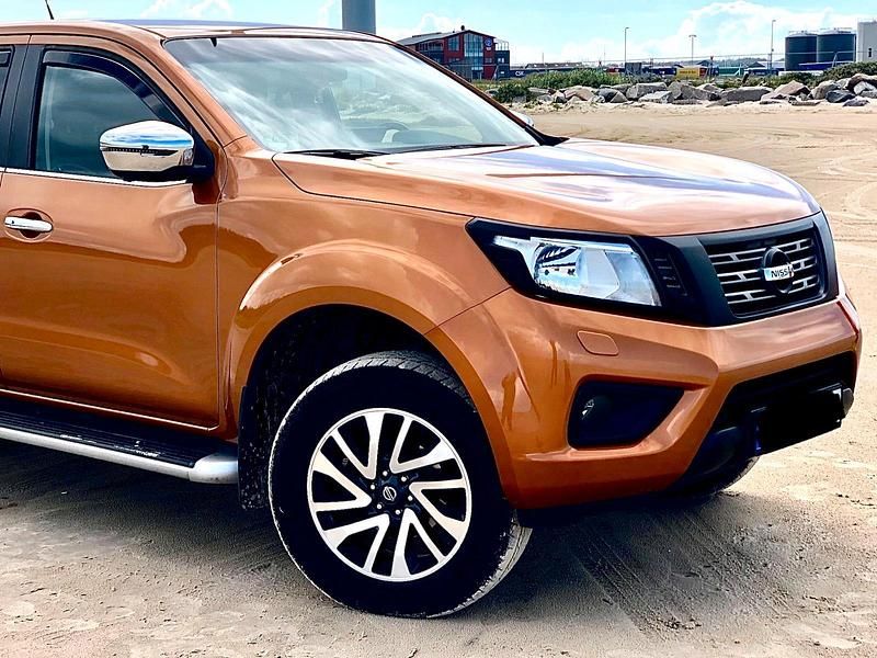 Orange Gebraucht 2018 Nissan Navara Abholung | 24.800 € - Bild 1/4