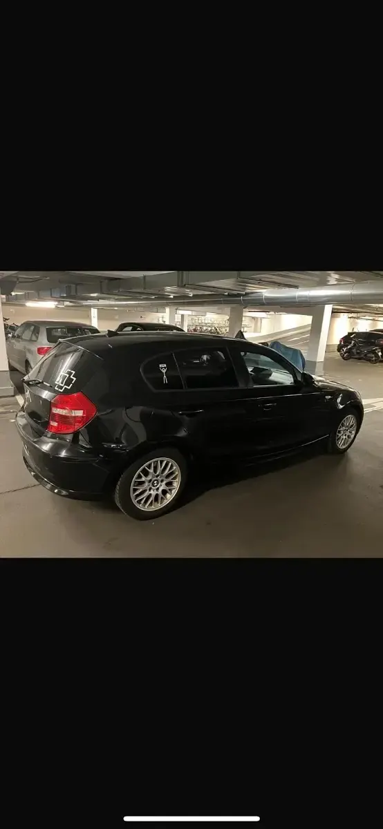 Gebraucht BMW 120 177 PS (130 kW) 2010 Schwarz Kleinwagen