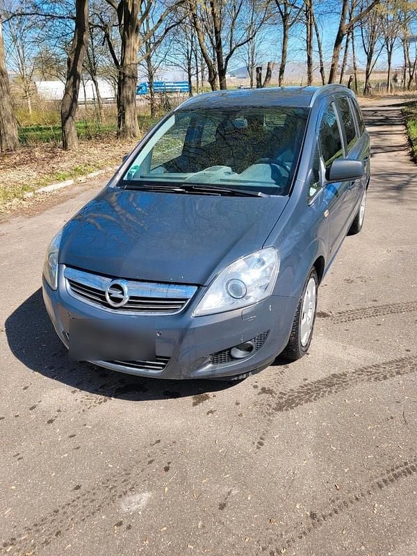 Gebraucht Opel Zafira 140 PS (102 kW) 2013 Andere farben Van / Kleinbus