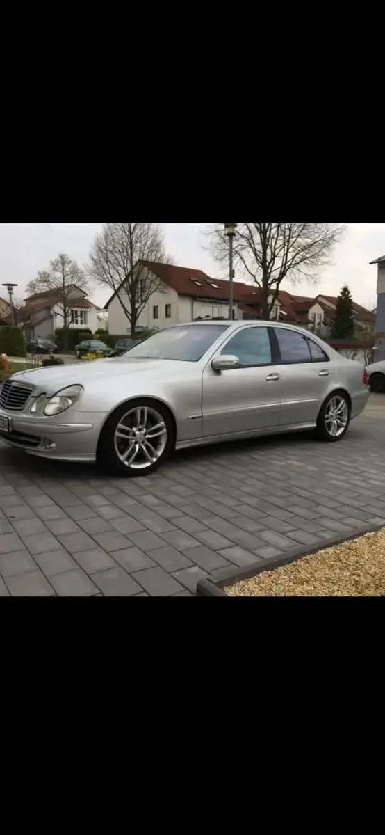 Gebraucht Mercedes E500 306 PS (225 kW) 2002 Silber Limousine