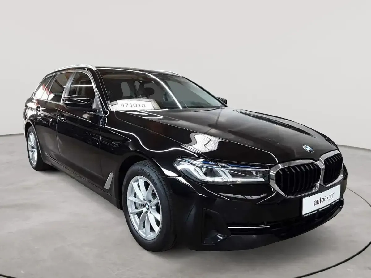 Gebraucht BMW 530 Sport Line 286 PS (210 kW) 2024 Kombi