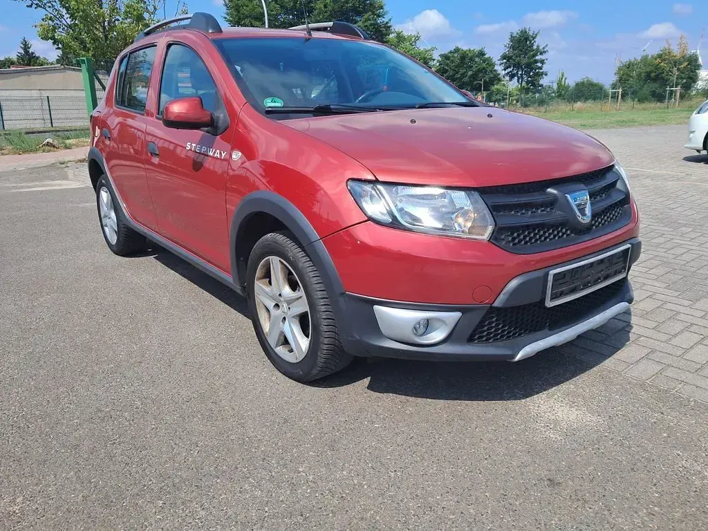 Gebraucht Dacia Sandero Prestige 90 PS (66 kW) 2014 Rot Limousine
