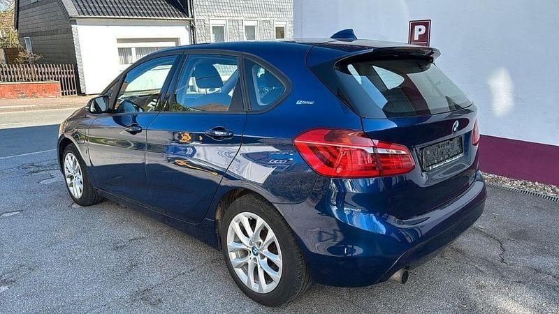 Gebraucht BMW 225 Active Tourer iPerformance 136 PS (100 kW) 2019 Blau Van / Kleinbus