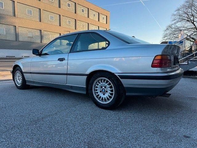 Silber Gebraucht 1992 BMW 320 Coupé | 6.990 € - Bild 1/4