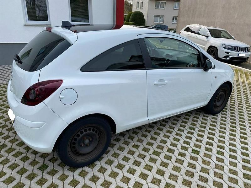 Gebraucht Opel Corsa Color Edition 87 PS (63 kW) 2010 Weiß Kleinwagen