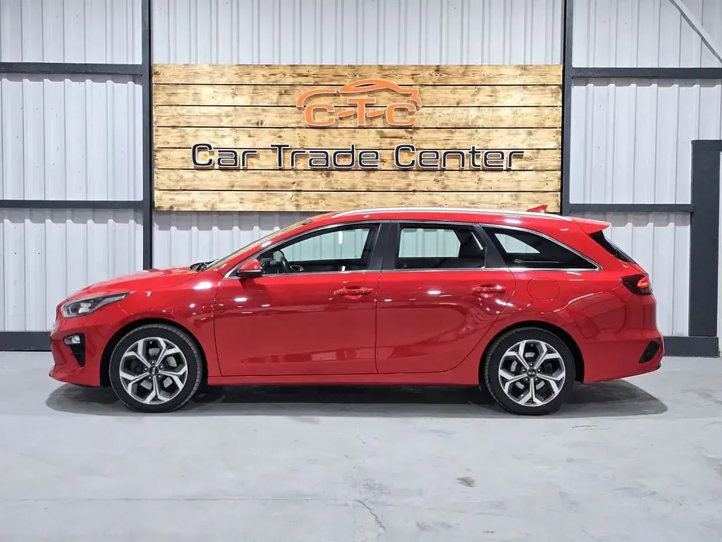 Gebraucht Kia Ceed Spirit 136 PS (100 kW) 2019 Rot Kleinwagen