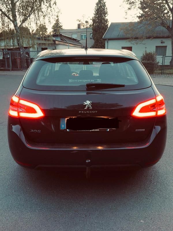 Gebraucht Peugeot 308 110 PS (80 kW) 2016 Blau Limousine