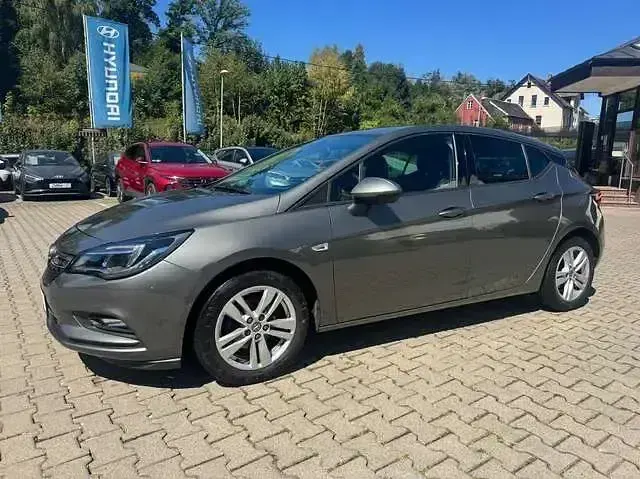 Gebraucht Opel Astra Active 125 PS (91 kW) 2017 Quarz grau Kleinwagen