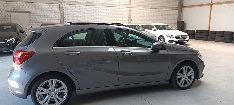 Gebraucht Mercedes A200 Urban 136 PS (100 kW) 2016 Grau Limousine