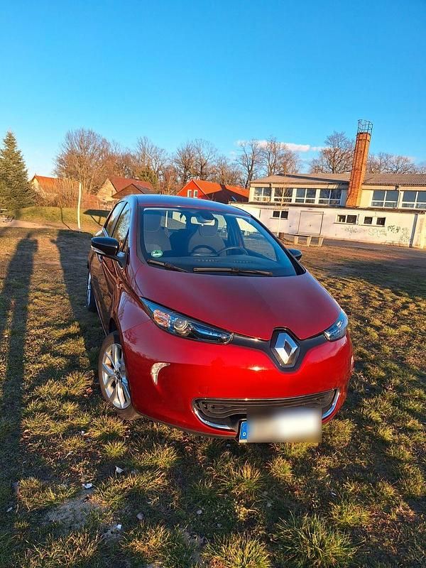 Rot Gebraucht 2020 Renault Zoe Life Kleinwagen | 9.000 € (Guter Preis) - Bild 1/4