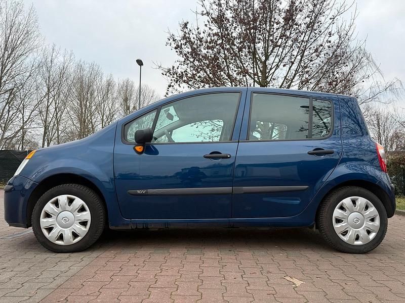 Second-hand Renault Modus 75 CP (55 kW) 2004 Albastru Monovolum