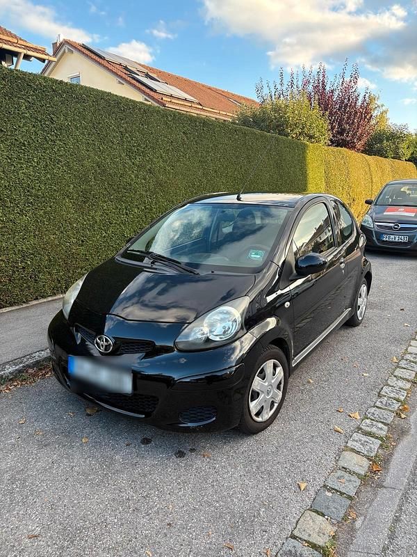Schwarz Gebraucht 2008 Toyota Aygo Kleinwagen | 2.500 € (Fairer Preis) - Bild 1/4