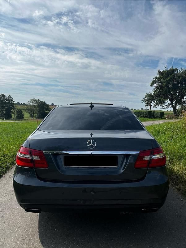 Gebraucht Mercedes E350 AMG 265 PS (194 kW) 2012 Grau Limousine