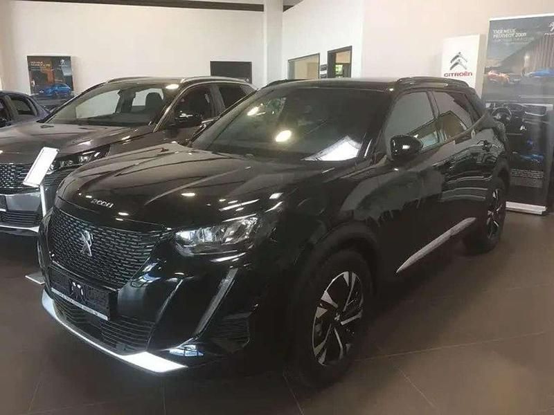 Gebraucht Peugeot e-2008 Allure 100 kW (136 PS) 2023 Perla nera schwarz SUV