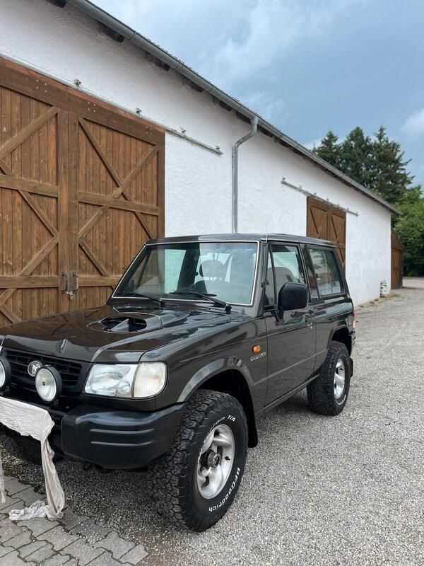 Grün Gebraucht 2000 Hyundai Galloper SUV | 7.999 € - Bild 1/4