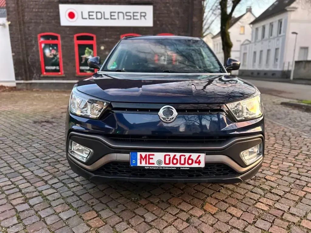 Gebraucht SsangYong XLV 116 PS (85 kW) 2018 Blau SUV