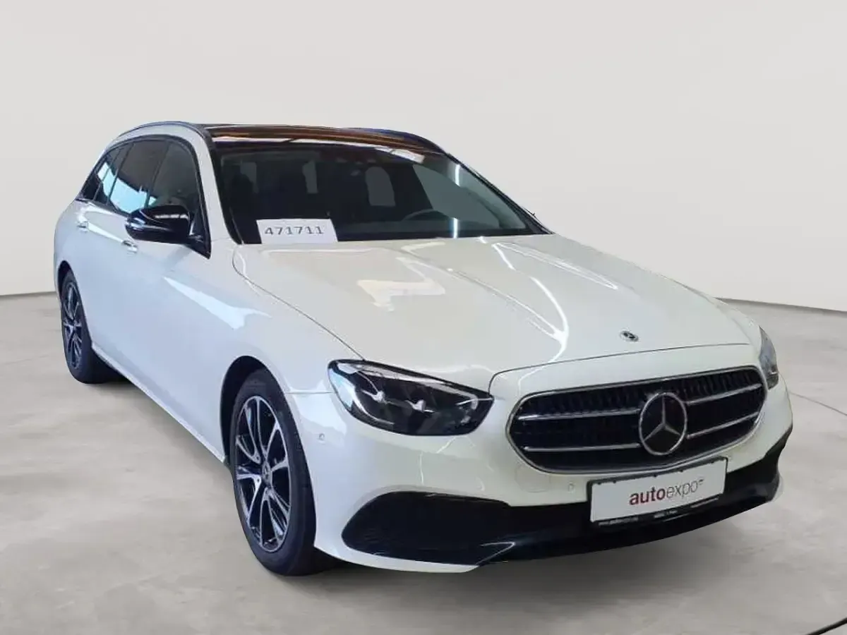 Gebraucht Mercedes E220 Avantgarde 200 PS (147 kW) 2023 Kombi