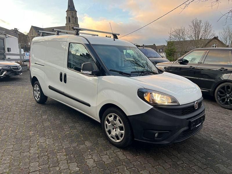 Weiß Gebraucht 2019 Fiat Doblò Van / Kleinbus | 10.500 € (Guter Preis) - Bild 1/4
