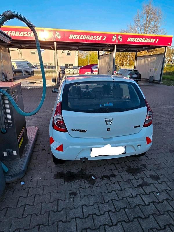 Second-hand Dacia Sandero 75 CP (55 kW) 2009 Alb Hatchback