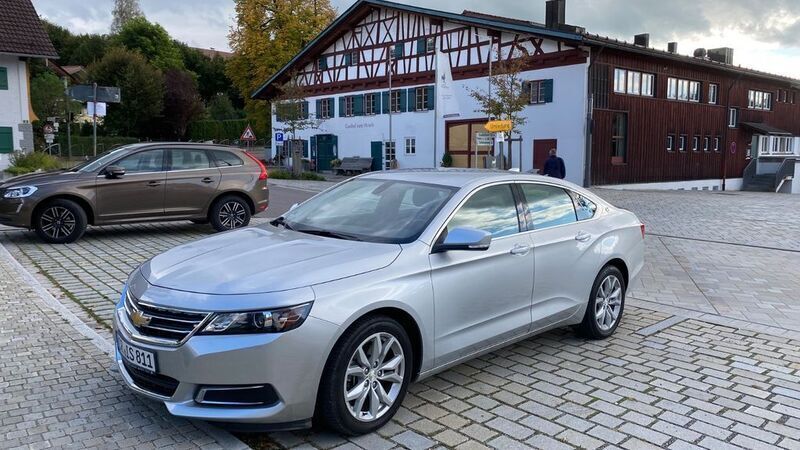 Silber Gebraucht 2017 Chevrolet Impala Limousine | 21.430 € - Bild 1/4