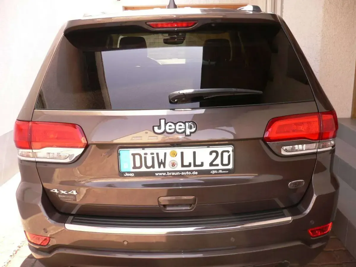 Gebraucht Jeep Grand Cherokee Overland 250 PS (183 kW) 2020 Braun SUV