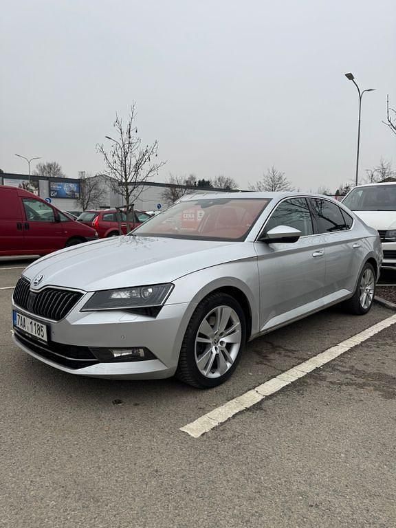 Gebraucht Skoda Superb Style 190 PS (139 kW) 2018 Silber Limousine