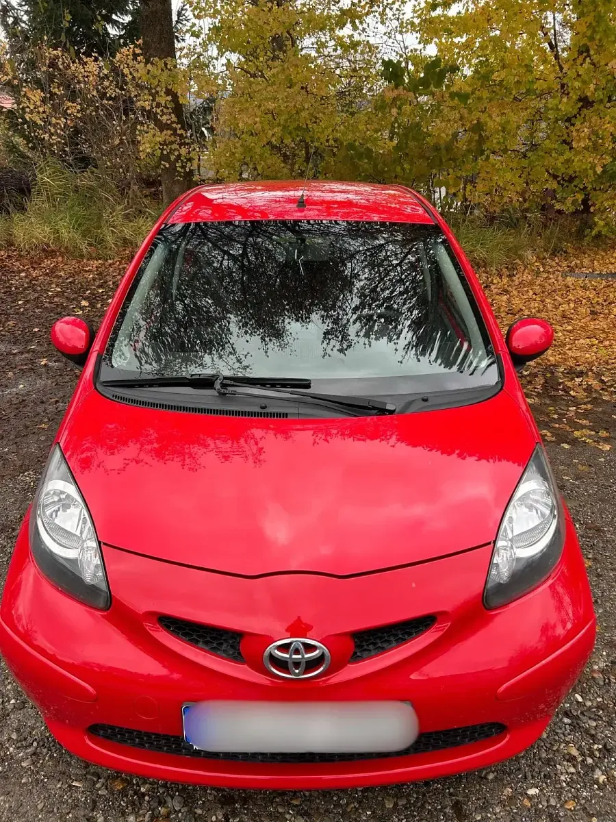 Gebraucht Toyota Aygo 68 PS (50 kW) 2008 Rot Kleinwagen