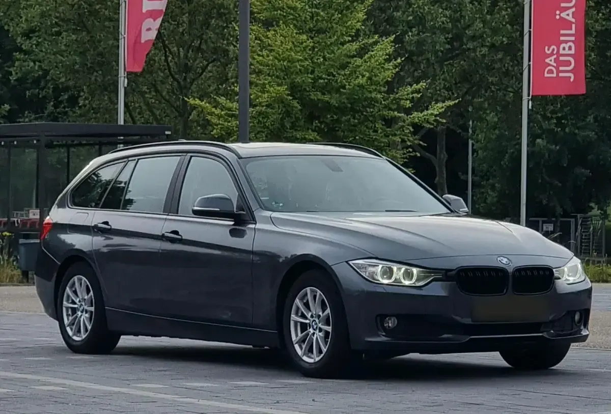 Gebraucht BMW 320 2013 Grau Kombi