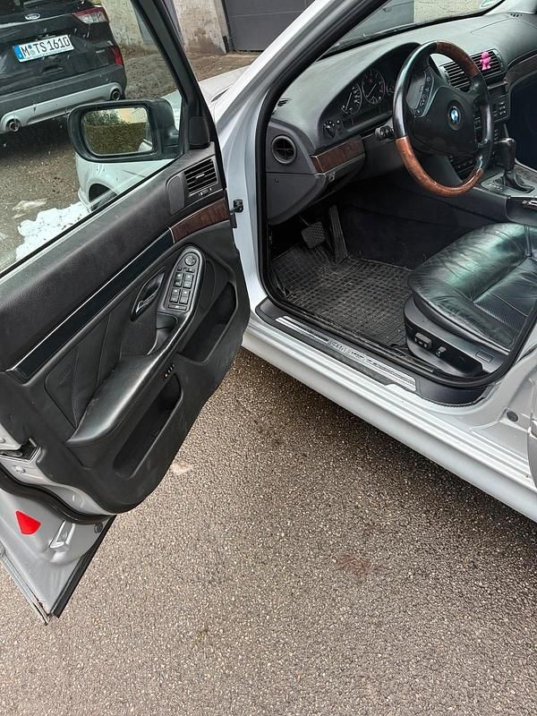 Gebraucht BMW 525 192 PS (141 kW) 2003 Silber Limousine