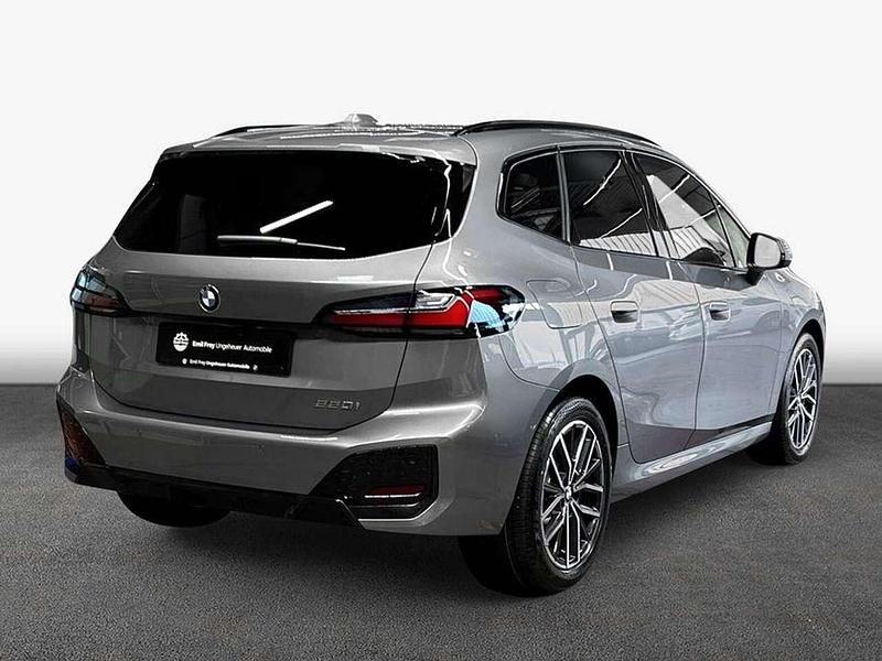 Neu BMW 220 Active Tourer Performance 156 PS (114 kW) 2025 Grau Van / Kleinbus