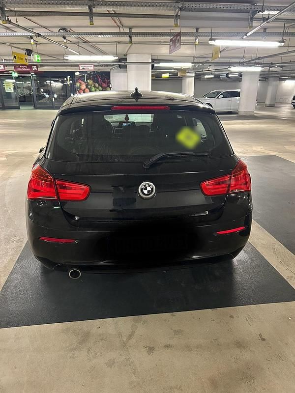 Gebraucht BMW 116 116 PS (85 kW) 2018 Schwarz Kleinwagen